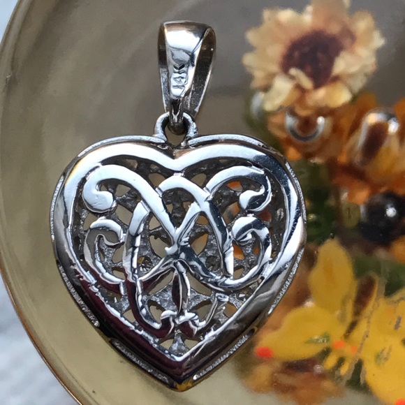 Beautiful 14K White Gold Diamond Heart Pendant - Picture 3 of 9