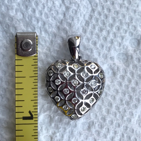 Beautiful 14K White Gold Diamond Heart Pendant - Picture 4 of 9