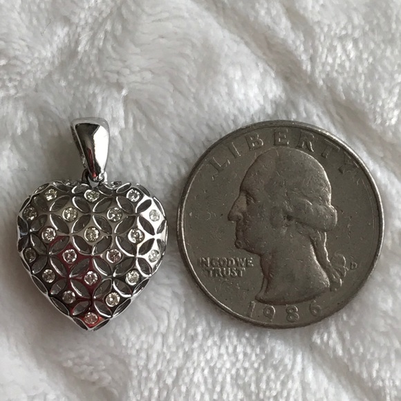 Beautiful 14K White Gold Diamond Heart Pendant - Picture 5 of 9