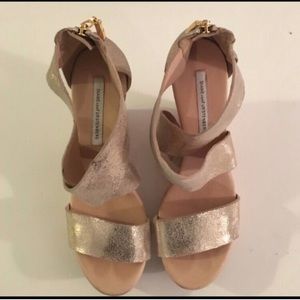 DVF OPAL Gold Metallic Wedge