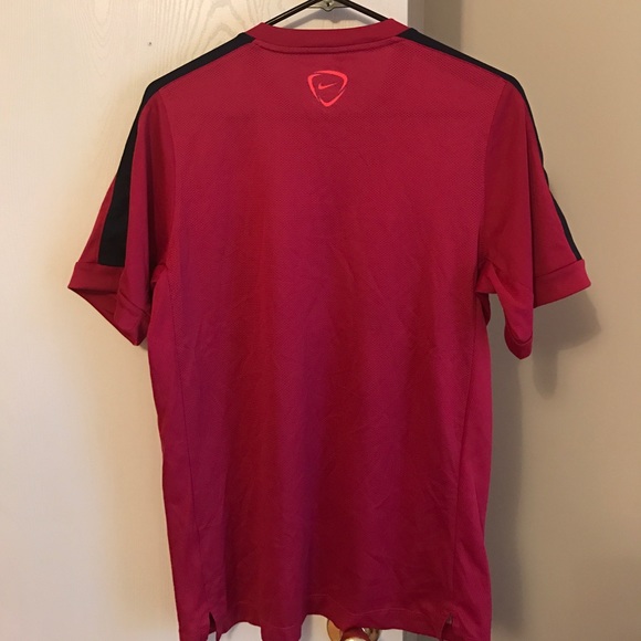 Nike Dri-Fit shirt - Picture 2 of 2