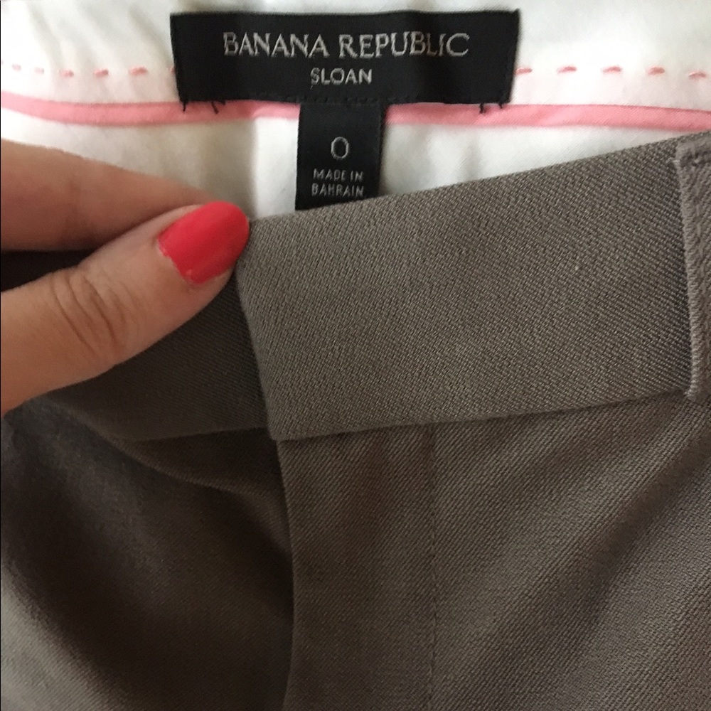 Sloan-fit Slim Ankle Pant in light khaki