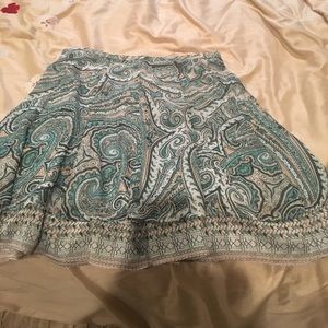 WHBM FIT AND FLAIR SKIRT