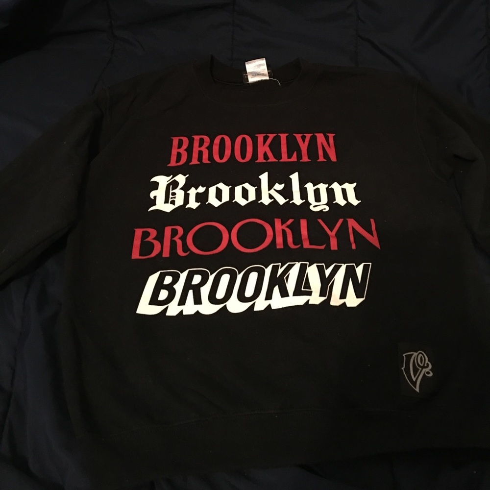 Black Crewneck "BROOKLYN