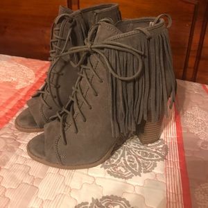 NEVER WORN EXPRESS FRINGE BOOTIES