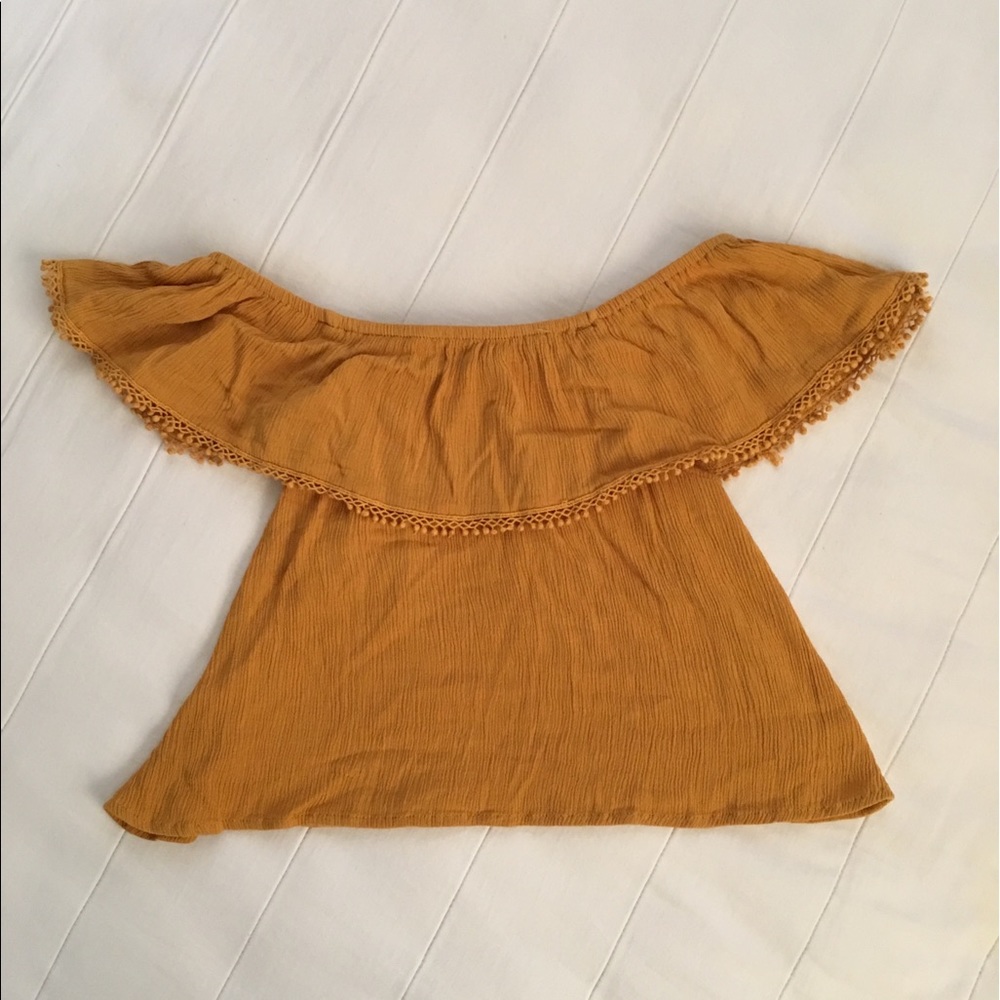 IRIS / Off The Shoulder Crop Top