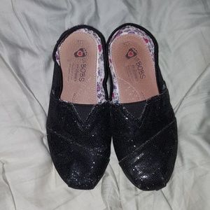 Girls Black Sparkly Skecher Bob's - 12