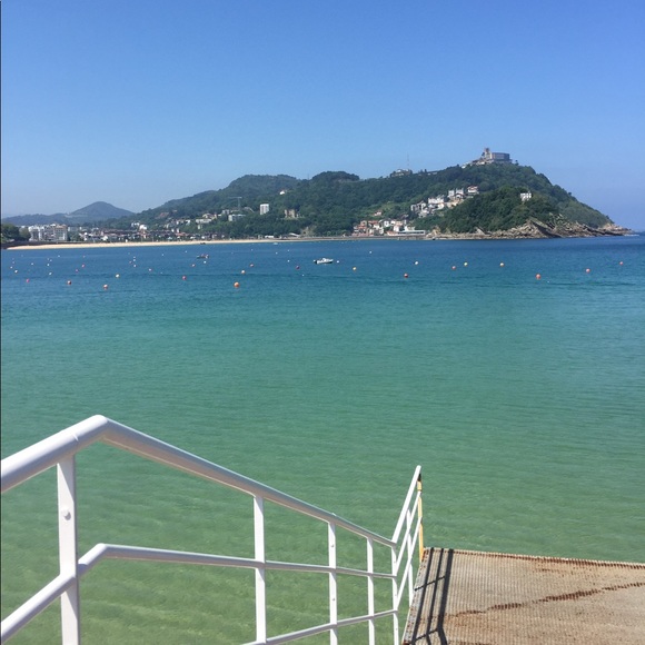 Meet your Posher, Rena - Picture 1 of 1