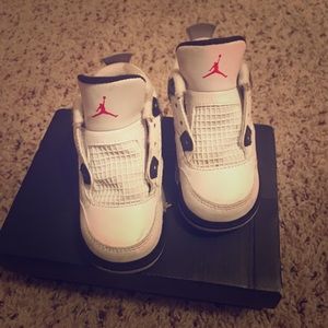 Jordan 4 Retro