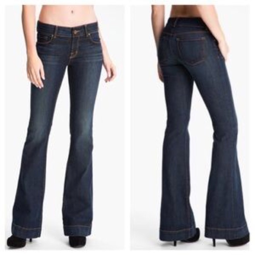 NWOT J Brand Flared Jeans, size 26