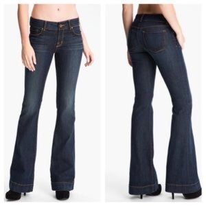 NWOT J Brand Flared Jeans, size 26
