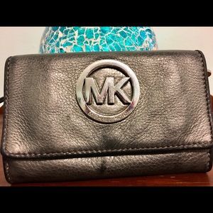 Gray Michaels Kors Wallet
