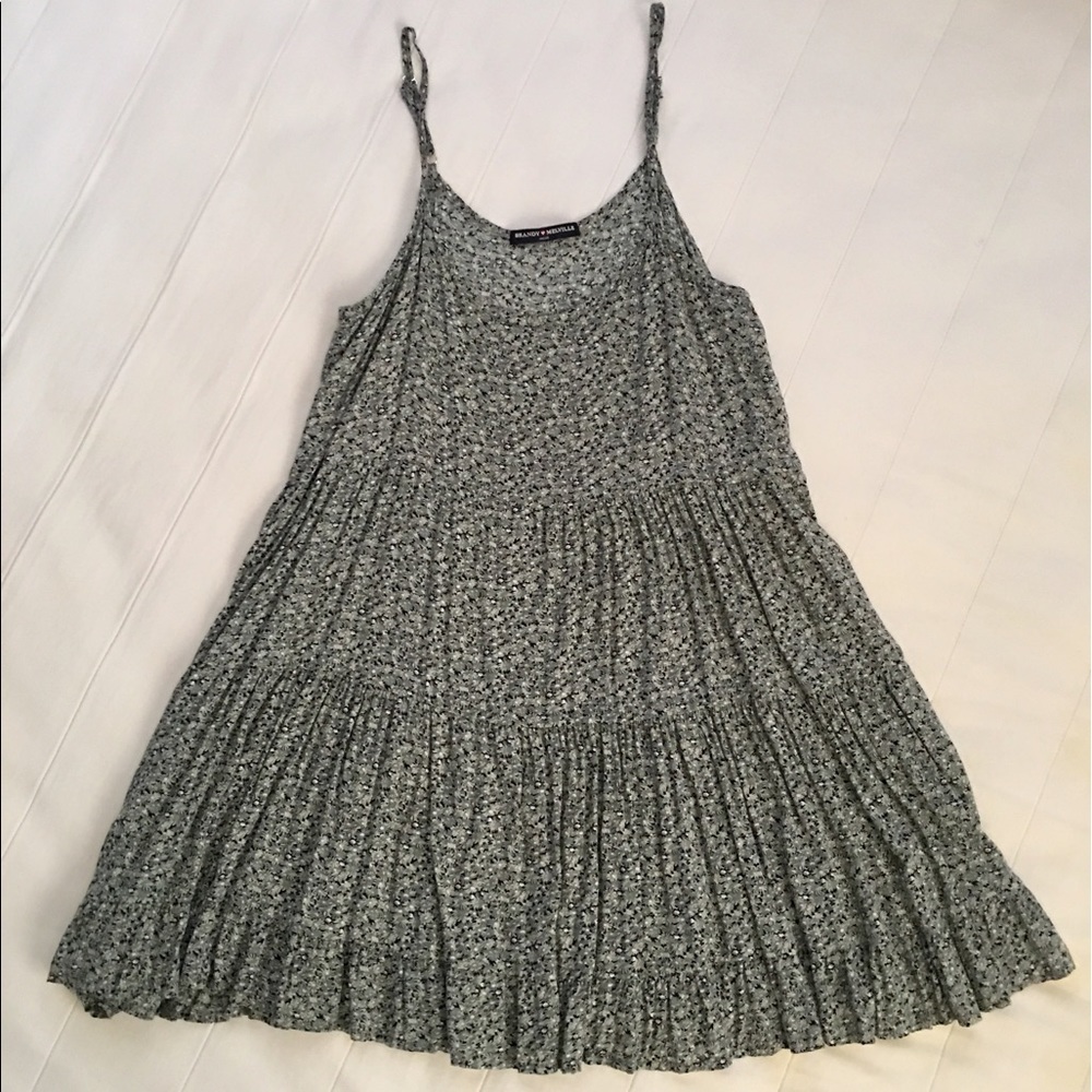 BRANDY MELVILLE / Leaf Slip Dress