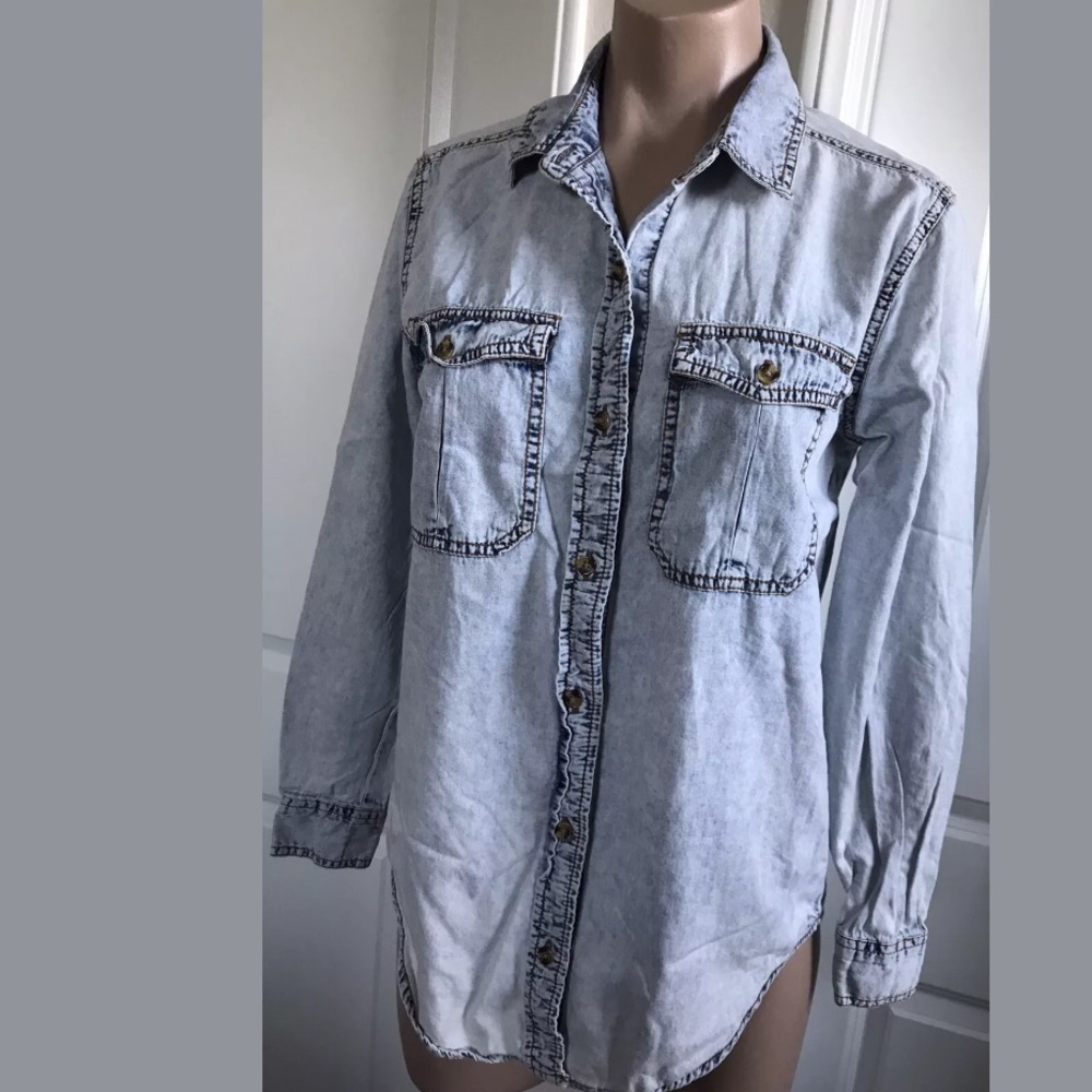 ACID WASH DENIM BUTTON DOWN SHIRT SZ S
