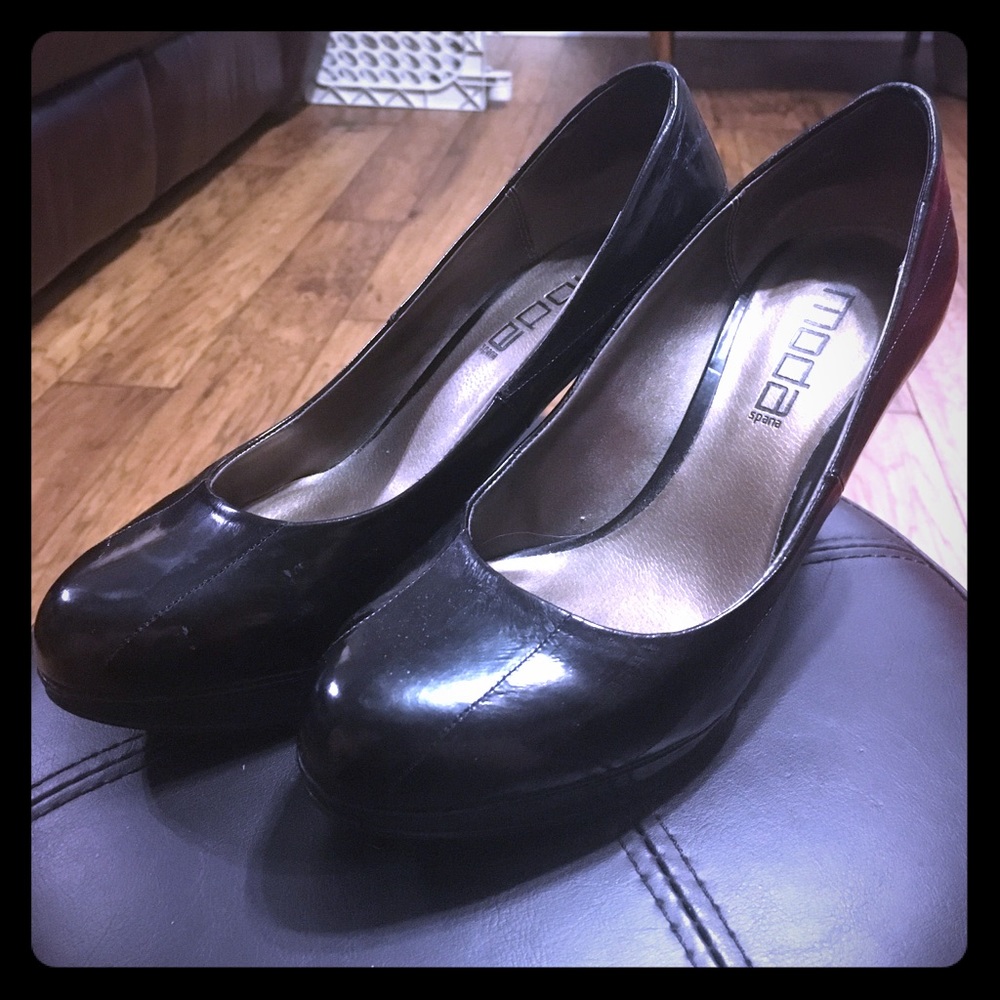 Almond toe platform stiletto