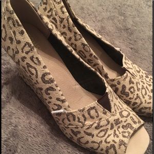 Toms Leopard Wedges