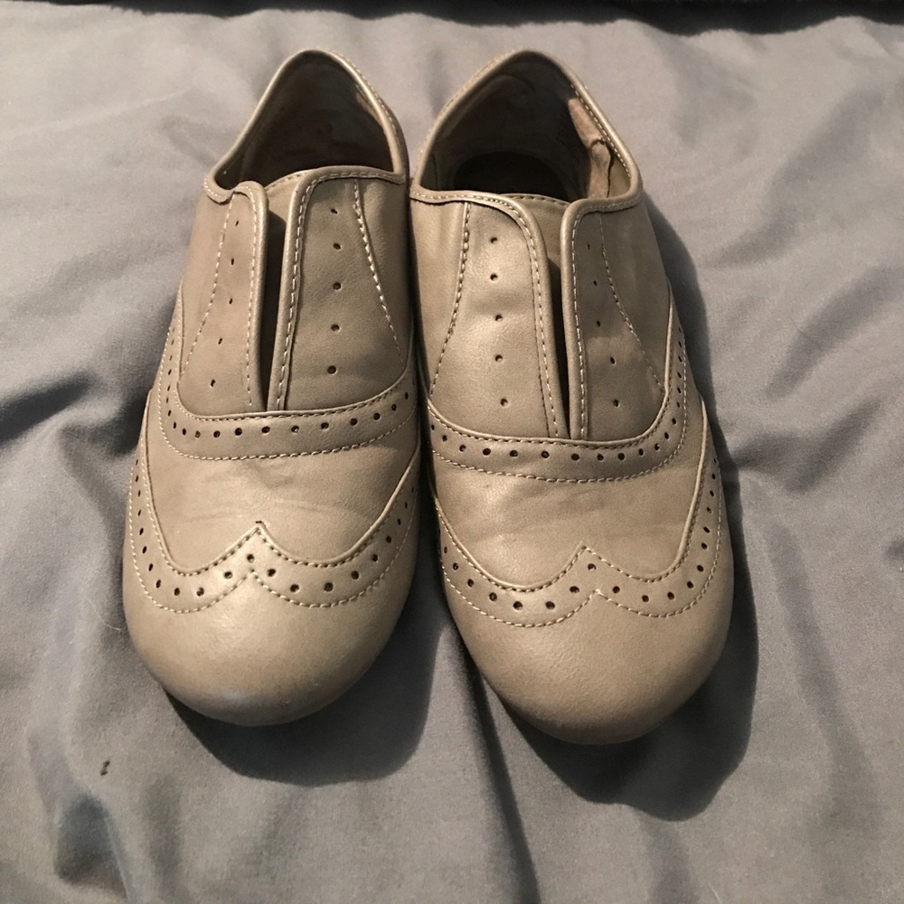 Saddle shoes