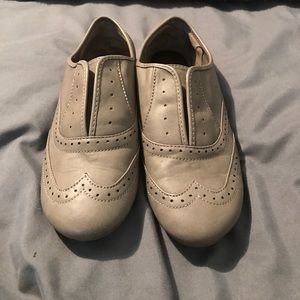 Saddle shoes