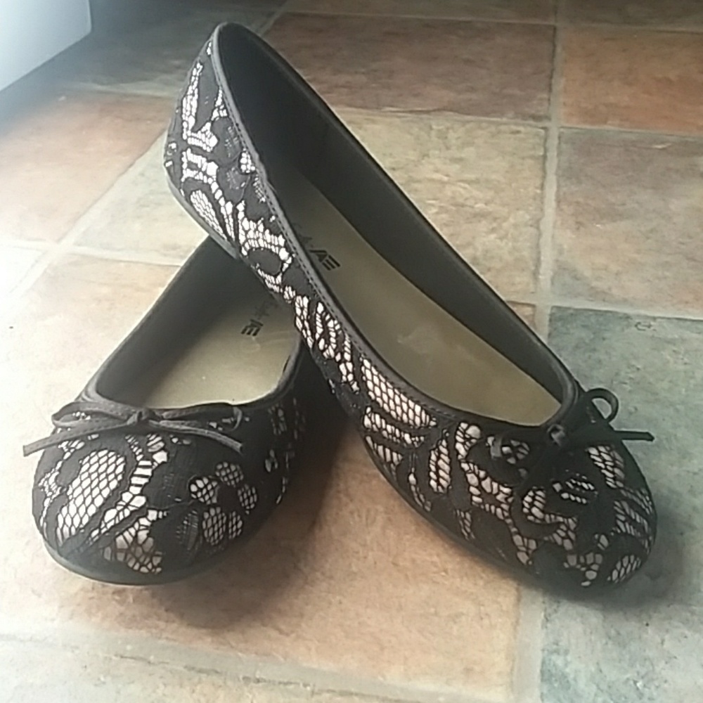 Cute lace flats