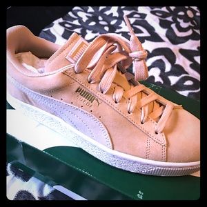 Brand new woman's puma
