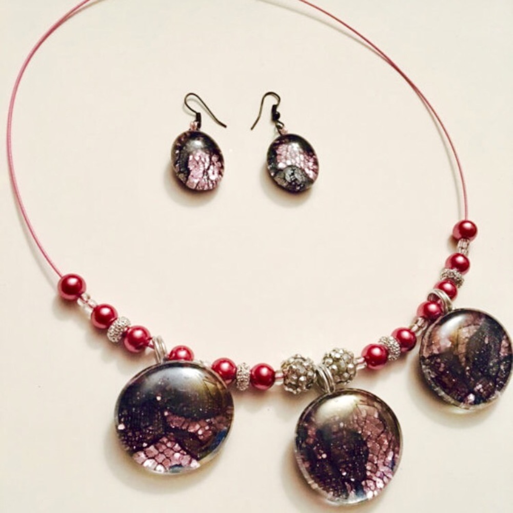 Pink & Black Beaded Pendant Necklace &Earrings Set