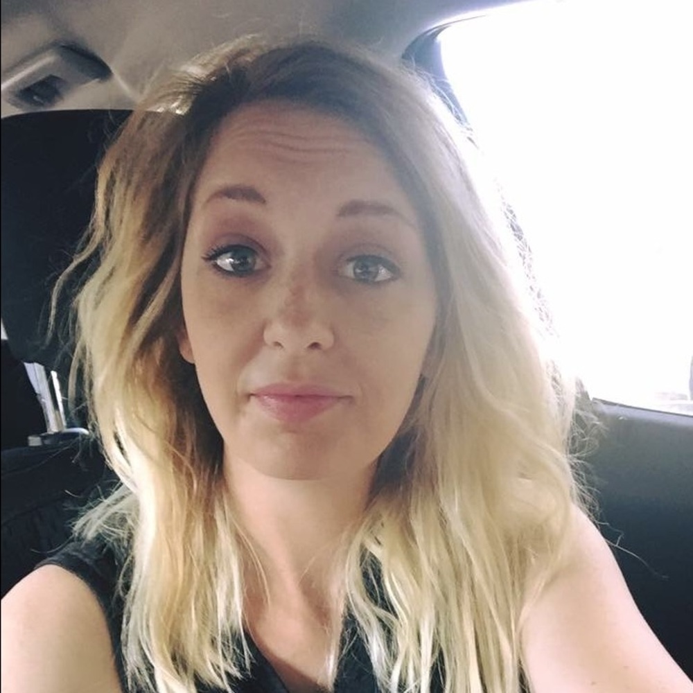 Meet your Posher, Hallie