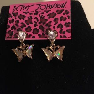 Rainbow Butterfly earrings! 𗁬