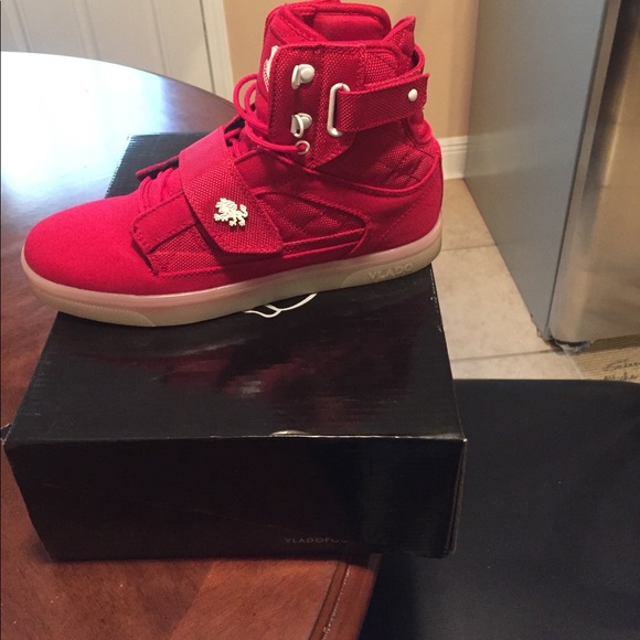 Shoes - Picture 2 of 3