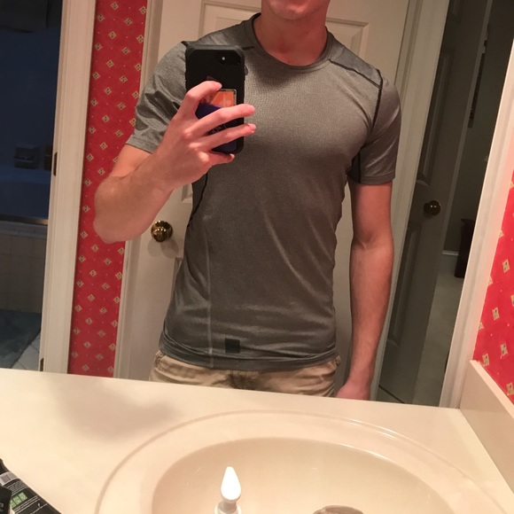 Nike pro short sleeve - Picture 2 of 2