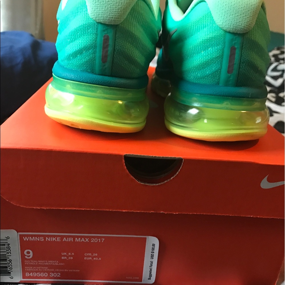 Woman's Nike air max 2017