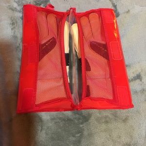 Soccer goalie gloves