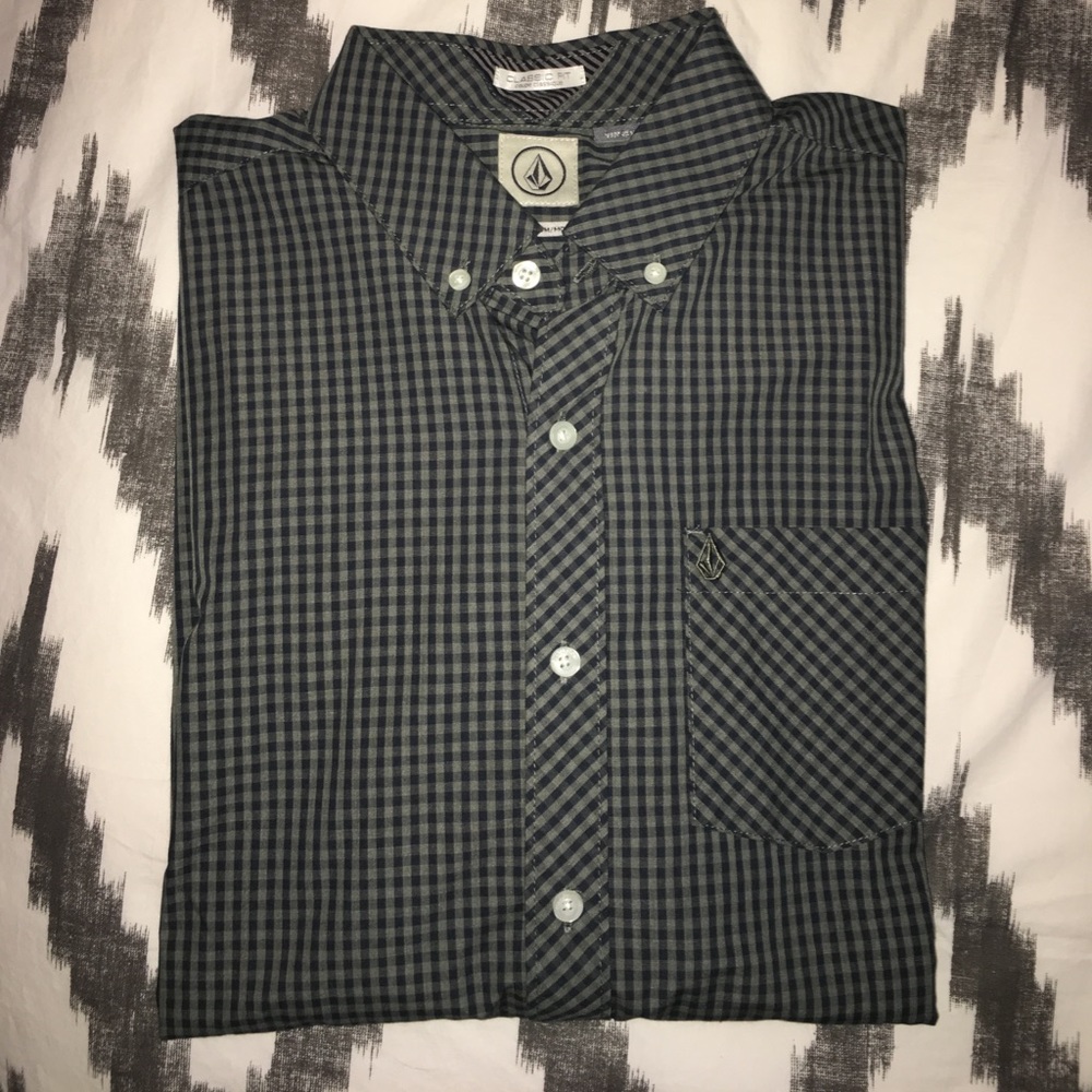 Brand new men's Volcom button down shirt - M