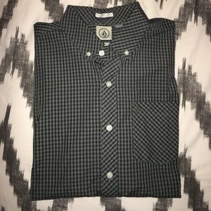 Brand new men's Volcom button down shirt - M