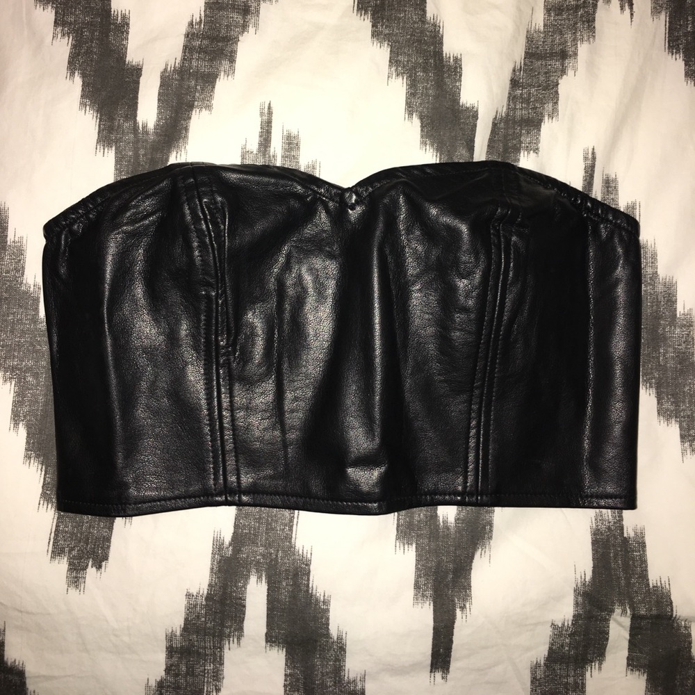 Urban Outfitters faux leather strapless bra top -S
