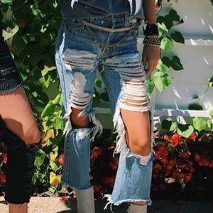 LF Carmar distressed jeans