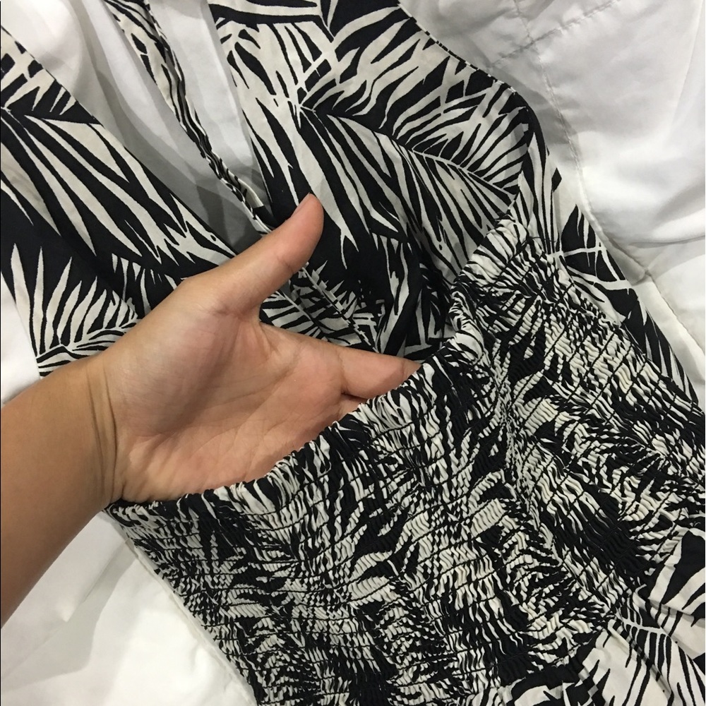 S O L D 🍃 H&M Tropical Print Halter Dress