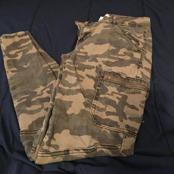 FOREVER 21 Cargo Jean Pants - Picture 1 of 2