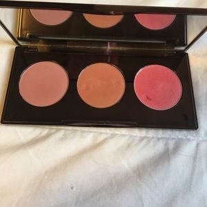 Becca blushed with light palette