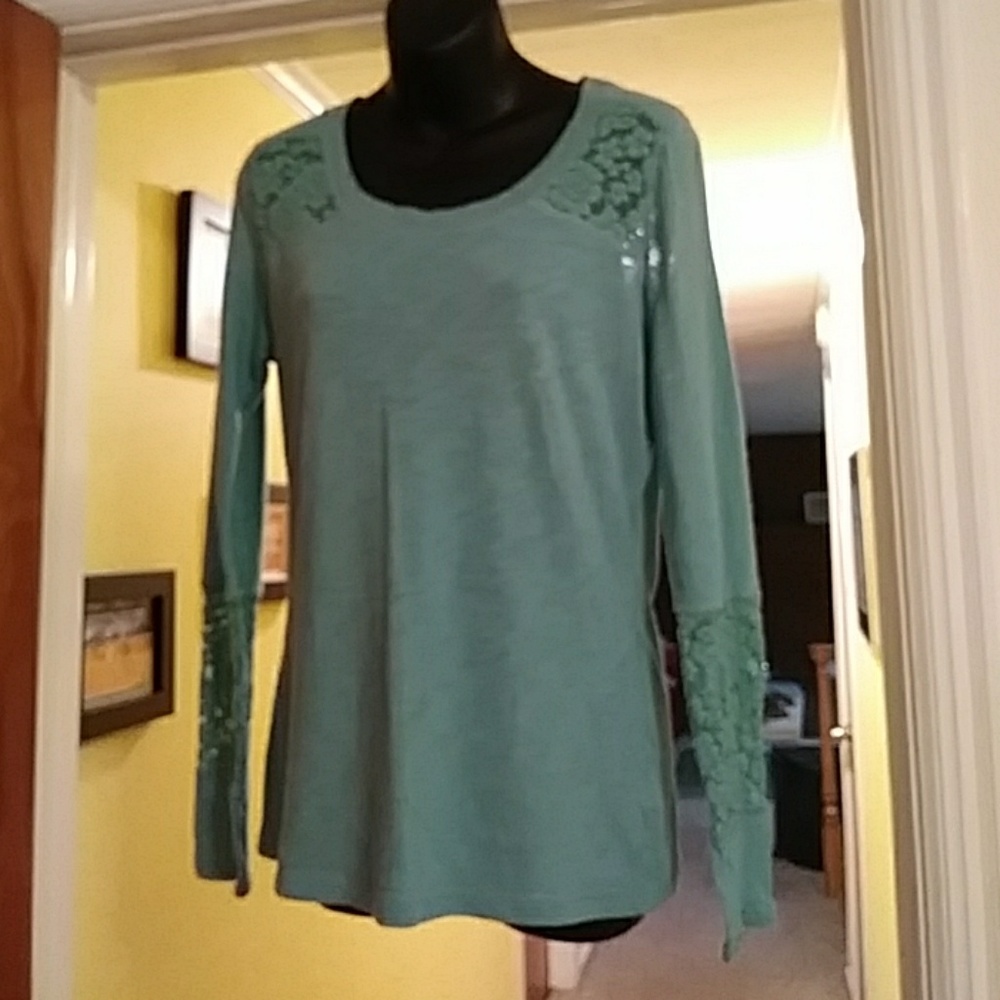 Cute Maurice knit top.