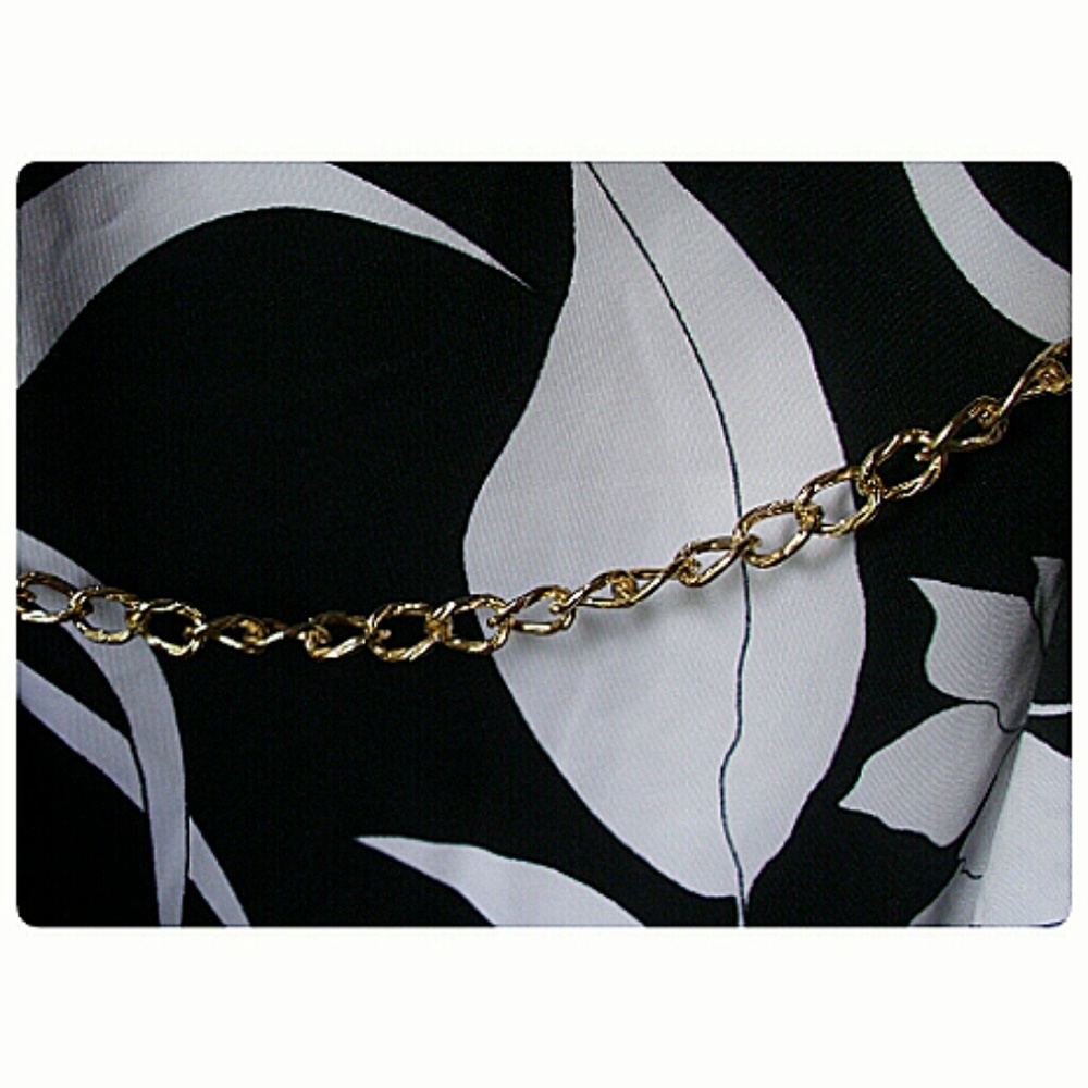 PLUS SIZE ONE SHOULDER TOP WITH BELT!💗 - Picture 4 of 7