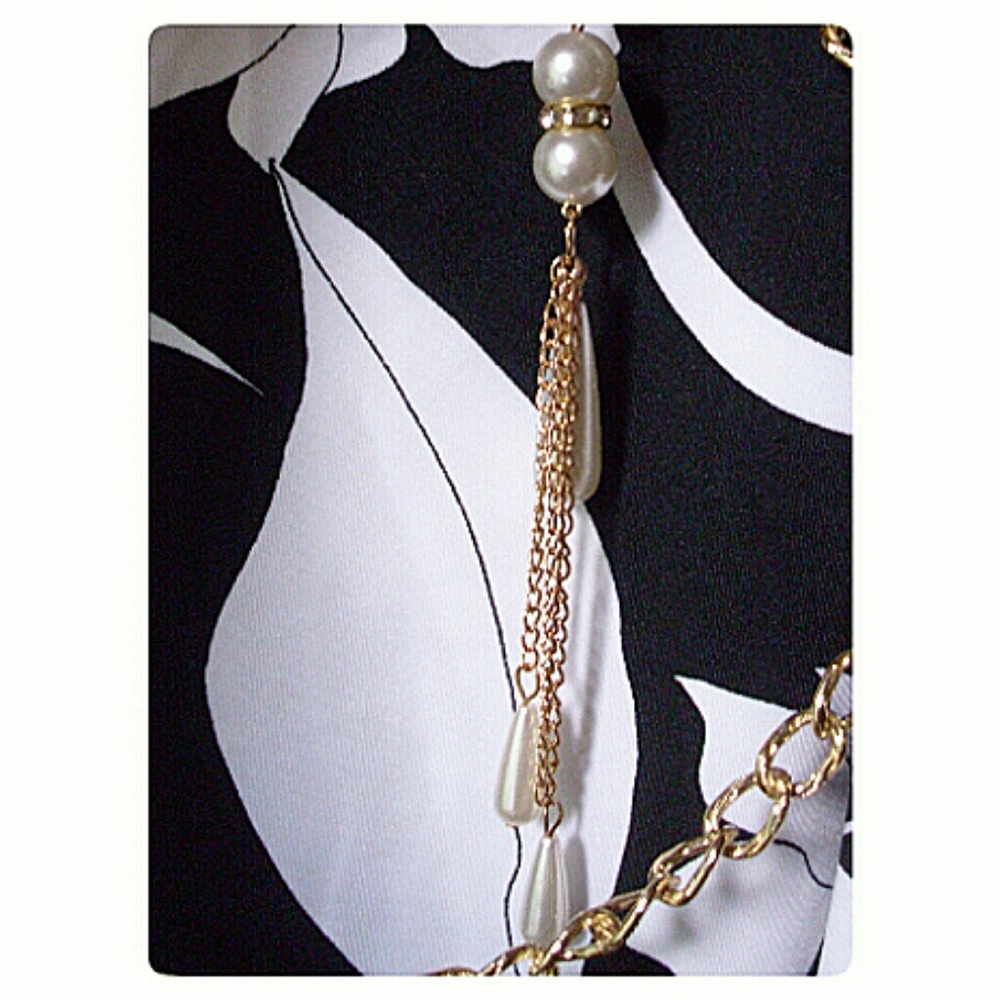 PLUS SIZE ONE SHOULDER TOP WITH BELT!💗 - Picture 5 of 7