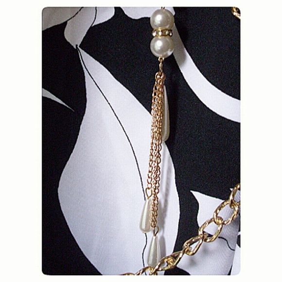 PLUS SIZE ONE SHOULDER TOP WITH BELT!💗 - Picture 5 of 7