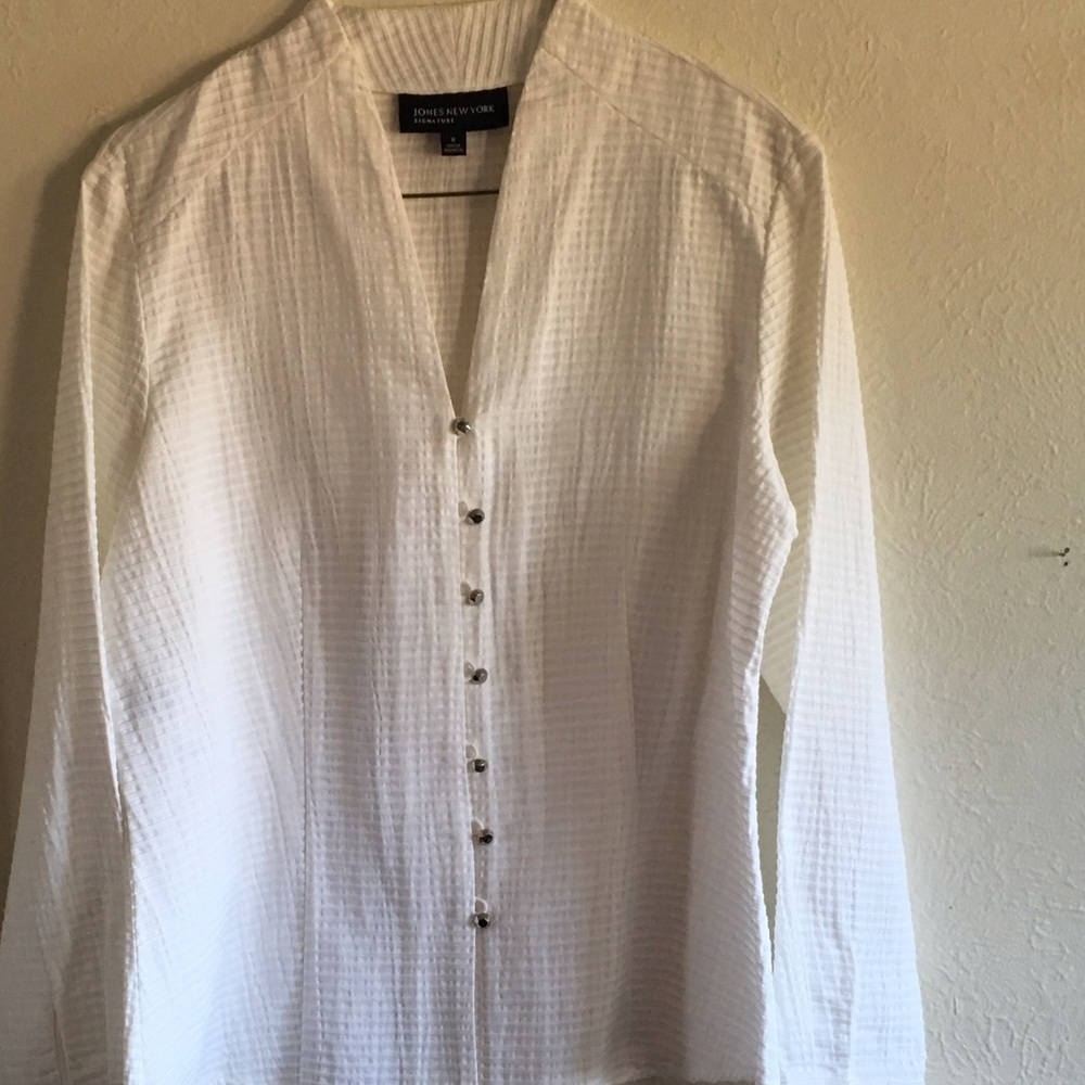 Jones New York NEw white blouse silver glistening