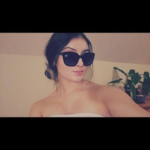 Meet your Posher, Hilda