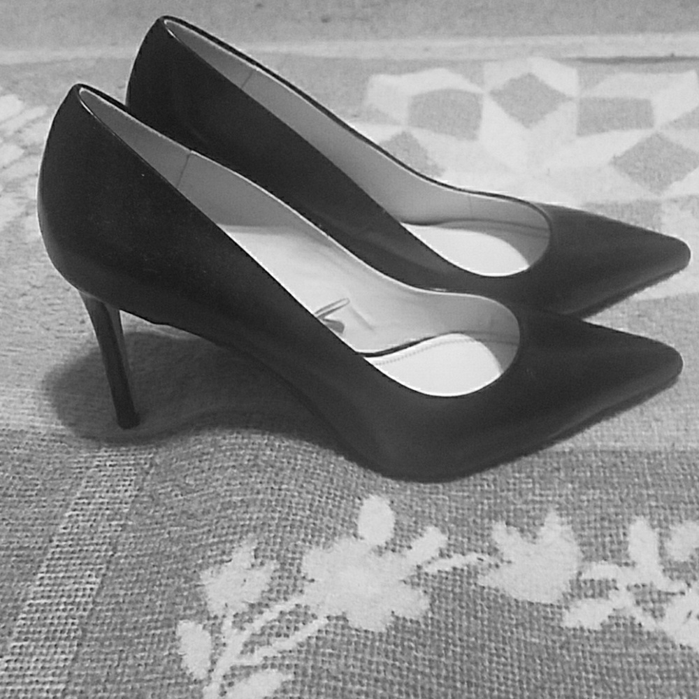 Zara sz 41 black pointed toe pumps