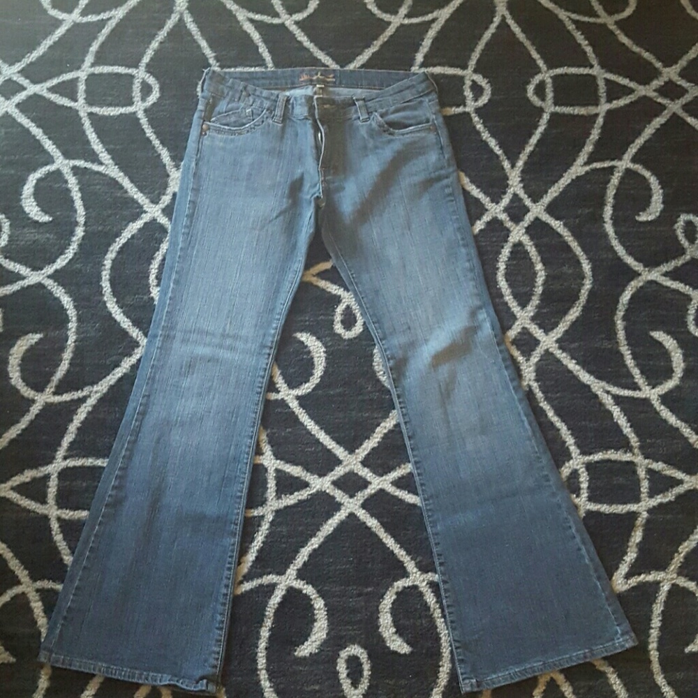 Bu Jean's