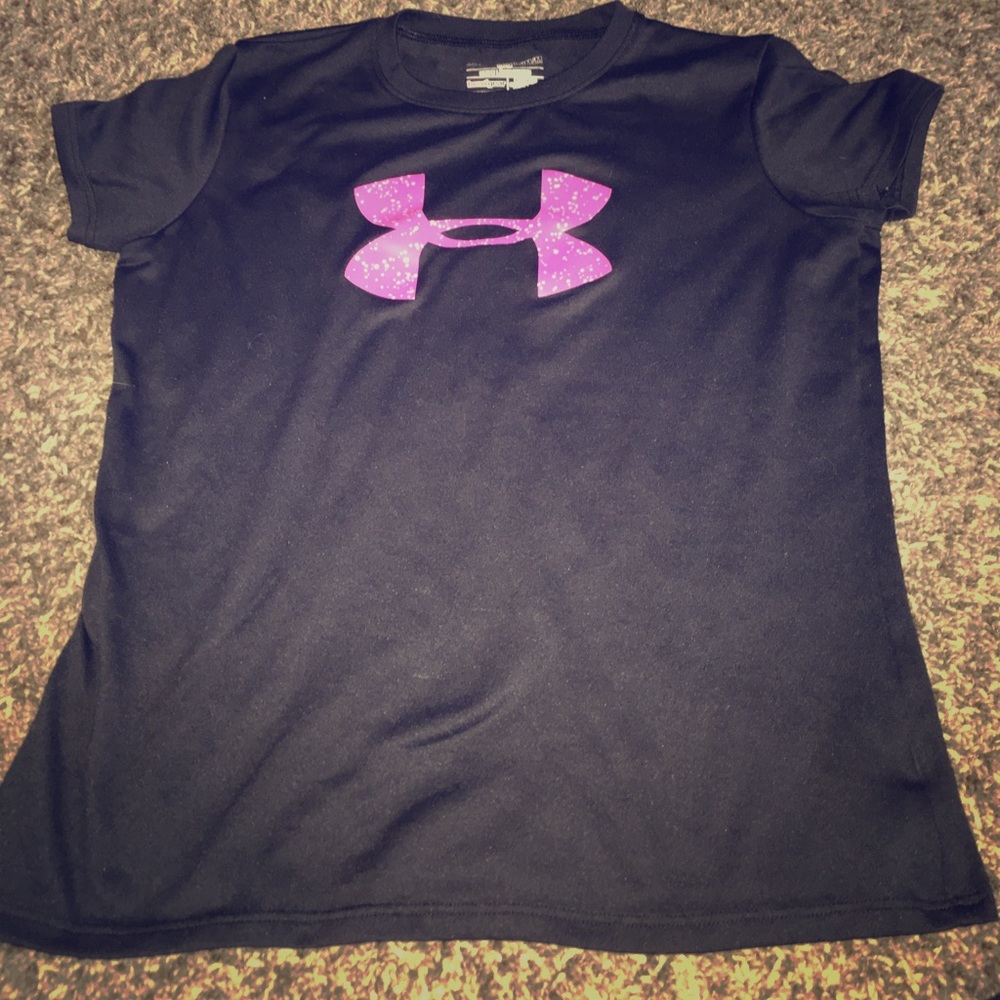 Girls Under Armour black T-Shirt