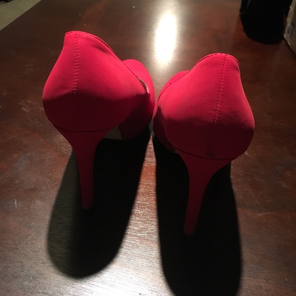 Red Pumps - Picture 2 of 4