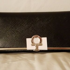 💞Salvatore Ferragamo Clasp Continental Wallet