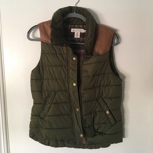 Army Green Vest with Corduroy Collar